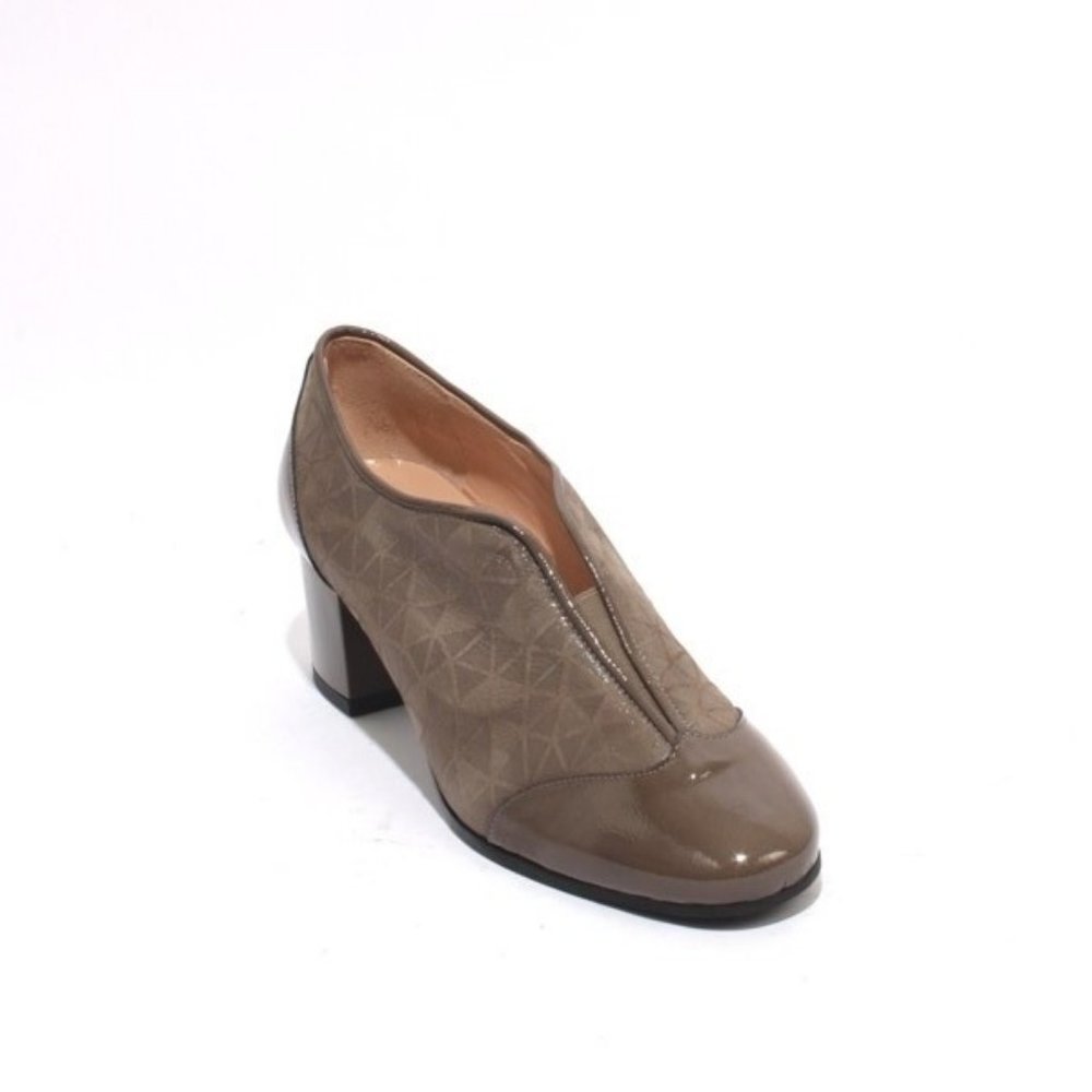 ITALIAN Taupe Patent Leather Suede Elastic Shoes